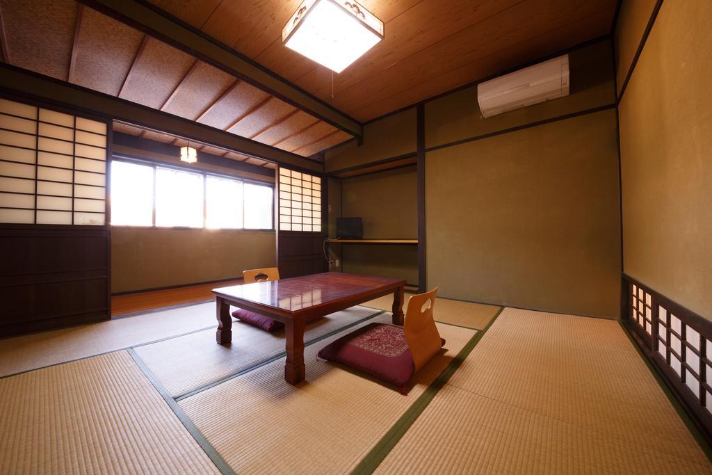 Yufuin Ryokan Tadaima Экстерьер фото
